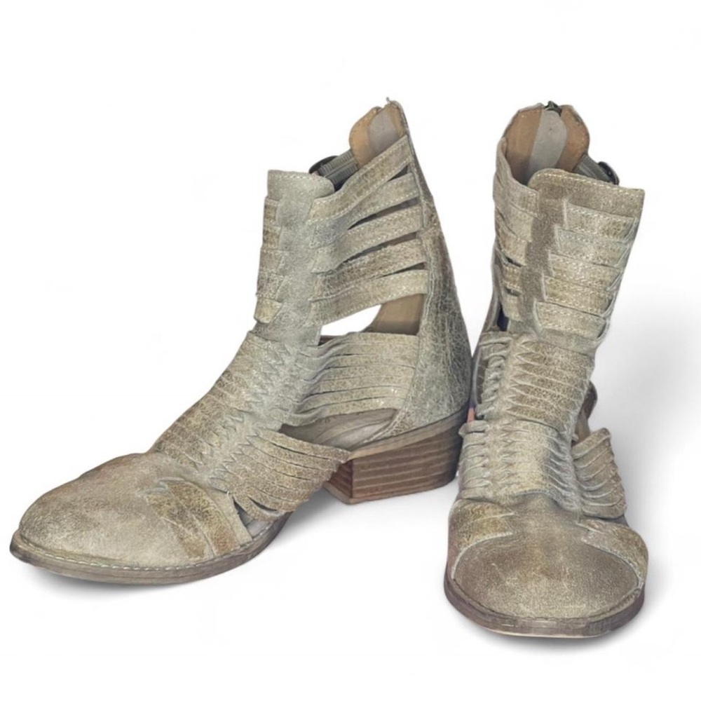 Diba True beige cut out strappy leather ankle boots women’s size 7.5